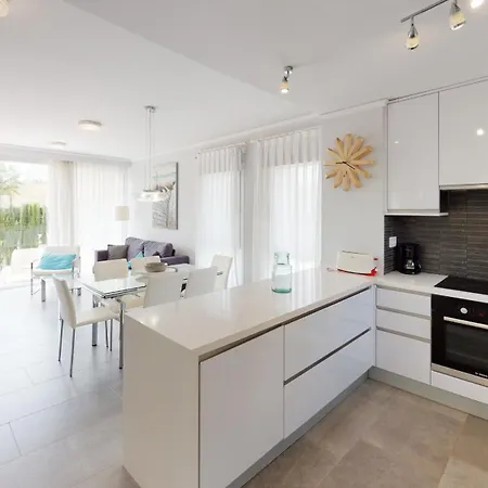 Holiday home Pinnacle By On Travel *
