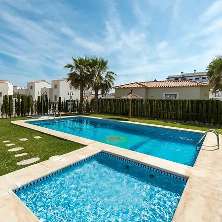 Pinnacle By On Travel Holiday home Oliva